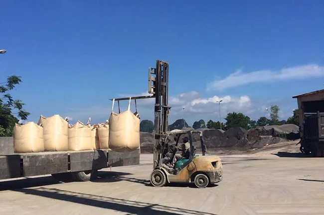 Xuất khẩu xi măng, clinker giữ nhịp tăng giữa áp lực dư cung