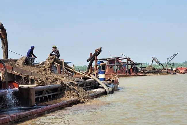 Hưng Yên siết chặt quản lý khoáng sản và hoạt động bến bãi vật liệu xây dựng ven sông