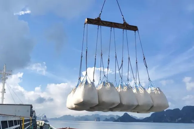 Xuất khẩu xi măng, clinker đạt 3,47 triệu tấn, tiếp tục duy trì đà tăng cuối năm