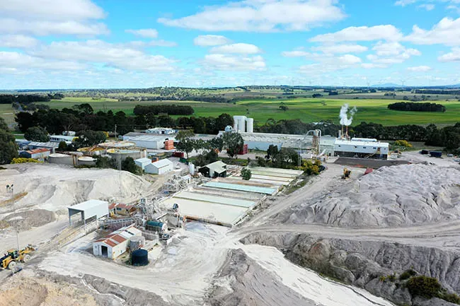 Vật liệu thay thế xi măng Eco-Clay đáp ứng tiêu chuẩn toàn cầu cho vật liệu xanh