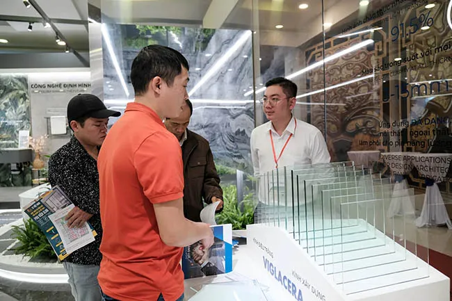 Cuối năm: Vật liệu hoàn thiện hút khách, vật liệu xây thô giảm sức mua