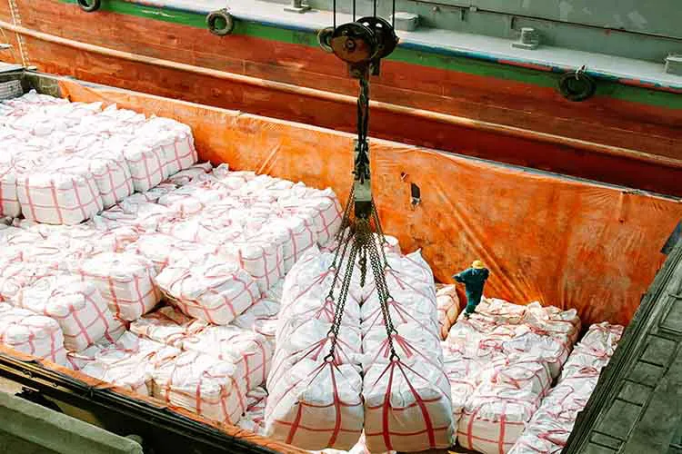 Xuất khẩu clinker và xi măng: Giá giảm, áp lực cạnh tranh gia tăng