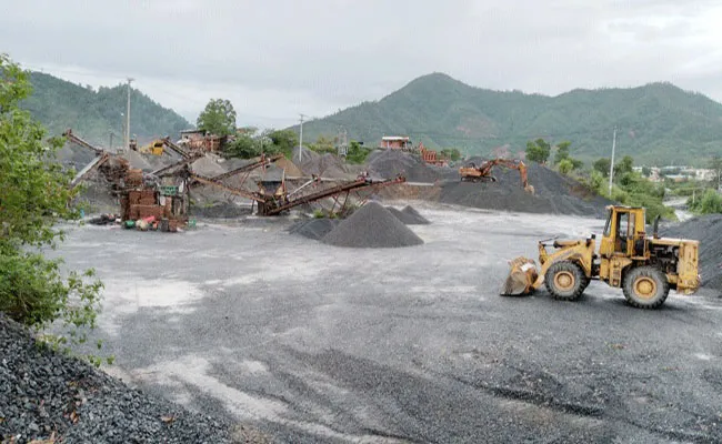 Thiếu đá xây dựng, hàng loạt công trình tại Đà Nẵng chậm tiến độ