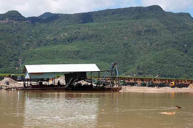 Quảng Nam siết chặt đấu giá và bình ổn giá cát xây dựng