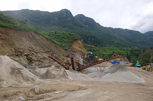 Giá vật liệu xây dựng tại Hà Giang tăng cao, nguồn cung khan hiếm