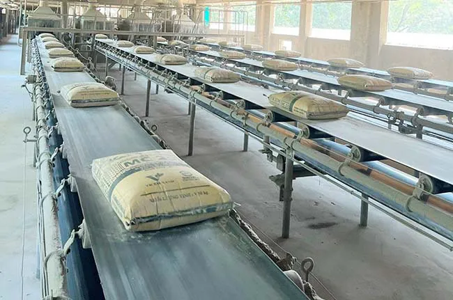 Sản xuất tăng, tiêu thụ chững lại - Áp lực âm thầm lên thị trường xi măng