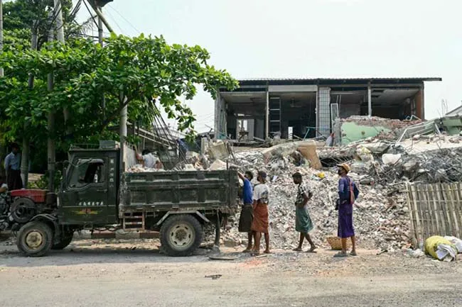 Ngành Xi măng Myanmar tăng tốc hỗ trợ tái thiết nhà cửa sau động đất