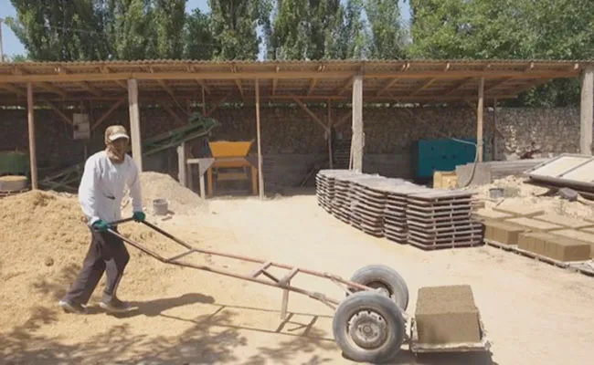Giải pháp xây dựng xanh tại Kyrgyzstan: Sử dụng trấu ép thay thế xi măng