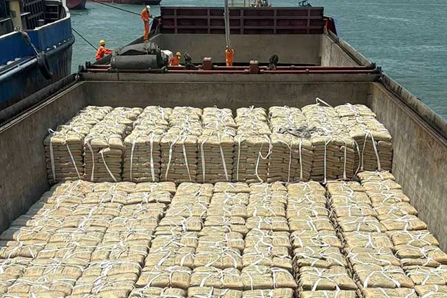 Xuất khẩu xi măng, clinker đạt hơn 3 triệu tấn trong tháng 7