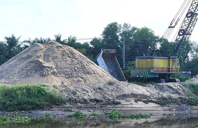 TP. Hồ Chí Minh siết chặt quản lý cát sỏi, khoáng sản