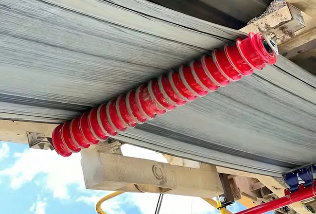 Công nghệ con lăn xoắn giúp kiểm soát bám dính và lệch băng cho hệ thống băng tải xi măng