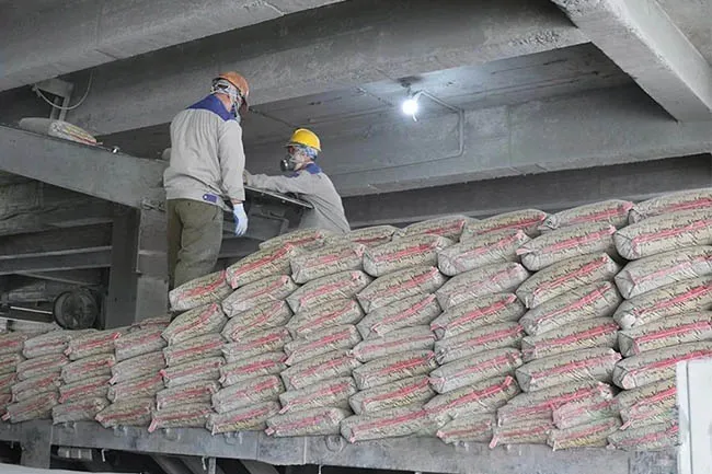 VICEM Sông Thao tổ chức xuất hàng đầu năm, đánh dấu sự trở lại của xi măng bao truyền thống