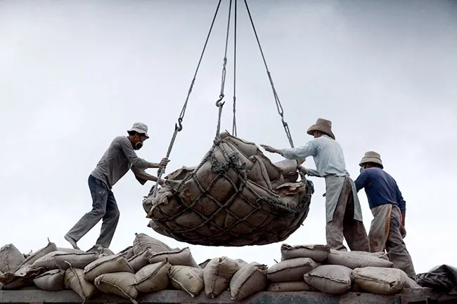 Ngành xi măng Trung Quốc trong năm 2025 hưởng lợi từ giá bán tăng và chi phí thấp