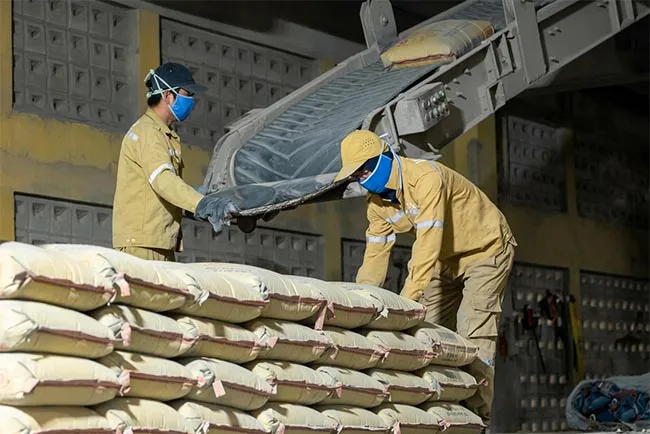Giá xi măng tiếp tục điều chỉnh tăng tại khu vực miền Trung