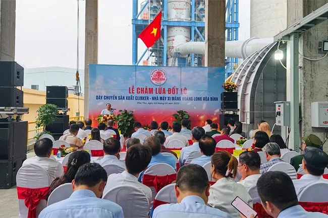 Xi măng Hoàng Long Hòa Bình đưa dây chuyền sản xuất clinker công suất 7.200 tấn/ngày vào hoạt động