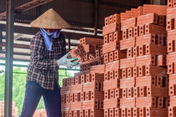 Bắc Giang: Giá gạch xây dựng tăng cao sau Tết