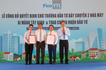 Trao quyết định chủ trương đầu tư dây chuyền 2 nhà máy Xi măng Tây Ninh