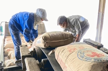Sản xuất xi măng tiếp tục gặp khó khăn