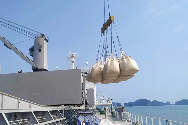 Th&aacute;ng 11: Xuất khẩu xi măng, clinker đạt hơn 3,55 triệu tấn, cơ cấu mặt h&agrave;ng biến động.