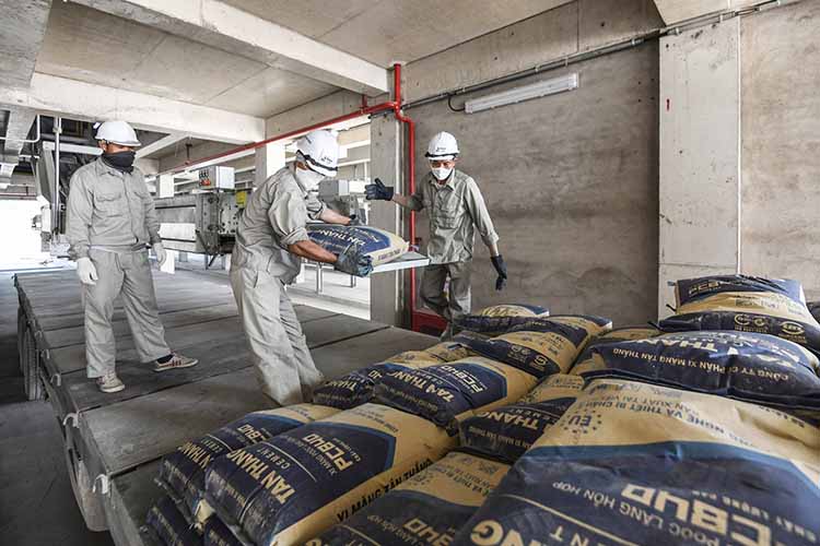 Giá điện tăng gây áp lực lớn lên doanh nghiệp xi măng, ngành xi măng buộc phải tái cấu trúc 