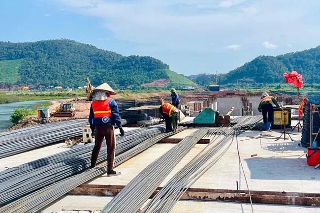 Quảng Ninh chủ động bình ổn giá vật liệu xây dựng, tháo gỡ điểm nghẽn đầu tư công.