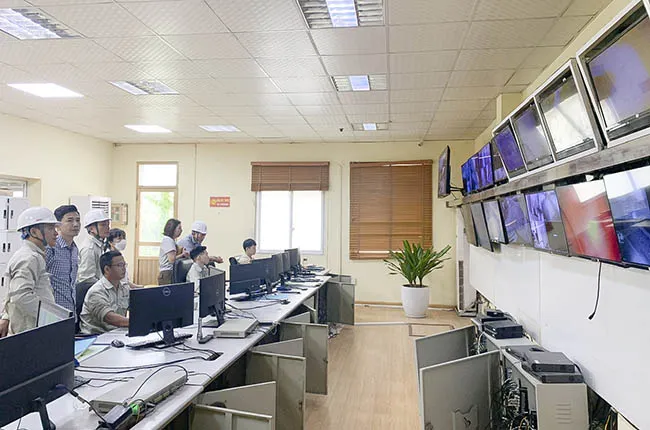 Kiểm tra công tác bảo vệ môi trường tại nhà máy Xi măng Lam Thạch.