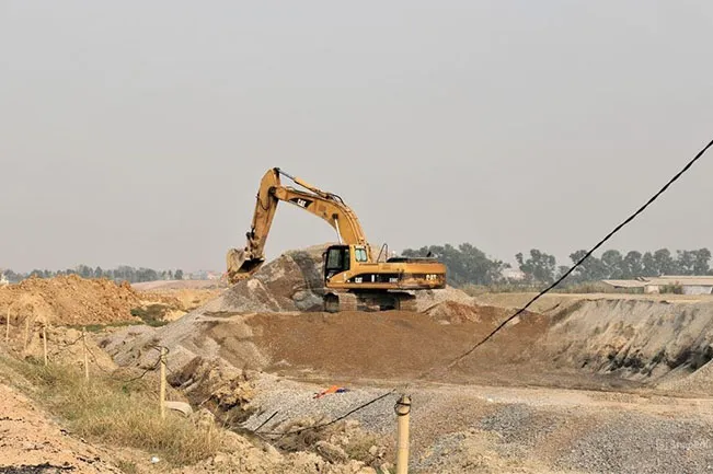 Dự án giao thông tại Bắc Ninh đối mặt với giá vật liệu xây dựng tăng, nguồn cung khan hiếm.
