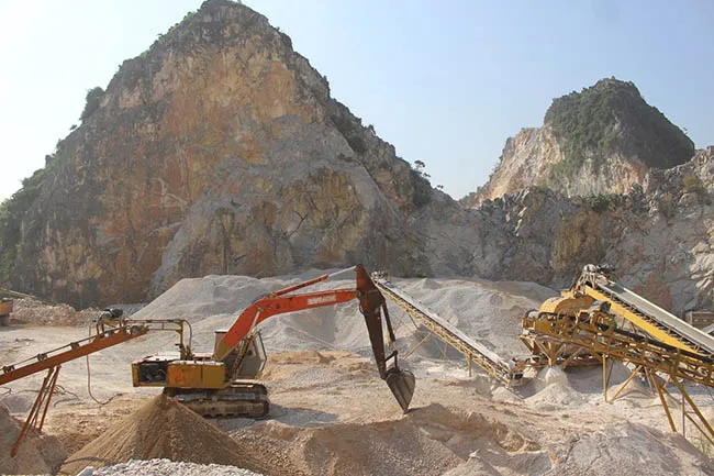 VICEM Hà Tiên mời chào giá gói mua sắm thiết kế bản vẽ thi công và dự toán bóc tầng phủ mỏ đá vôi, sét và laterit Tà Thiết.
