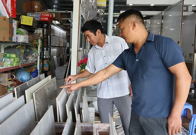 Vật liệu ho&agrave;n thiện điều chỉnh nhịp phục hồi trong bối cảnh cung cầu ph&acirc;n h&oacute;a.