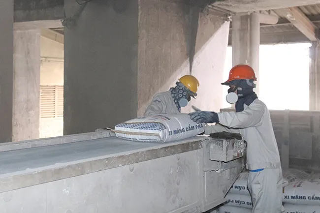 Xi măng Cẩm Phả điều chỉnh thời gian tăng giá xi măng đóng bao.