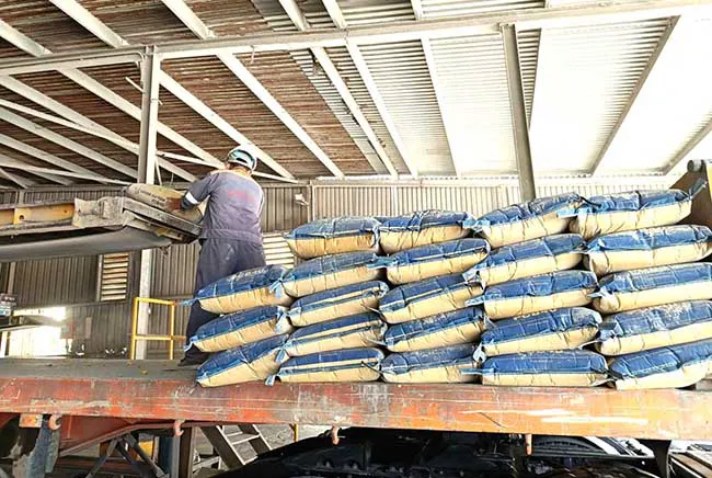 Sản xuất v&agrave; ti&ecirc;u thụ xi măng duy tr&igrave; tr&ecirc;n 10 triệu tấn trong th&aacute;ng đầu năm.