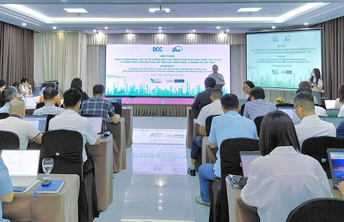 Hội thảo tập trung cập nhật quy định mới về kiểm k&ecirc; kh&iacute; nh&agrave; k&iacute;nh v&agrave; ph&acirc;n bổ hạn ngạch ph&aacute;t thải cho ng&agrave;nh xi măng, th&eacute;p v&agrave; nhiệt điện.