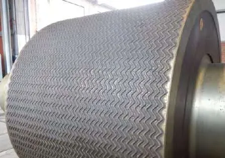 Con lăn đúc composite trước khi xuất xưởng.