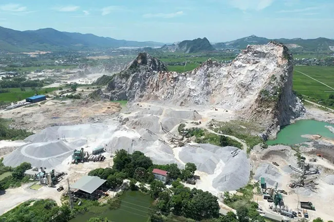 Thanh H&oacute;a ph&ecirc; duyệt 2 khu vực mỏ đ&aacute; v&ocirc;i tại x&atilde; Trường L&acirc;m v&agrave;o diện kh&ocirc;ng đấu gi&aacute; quyền khai th&aacute;c kho&aacute;ng sản.