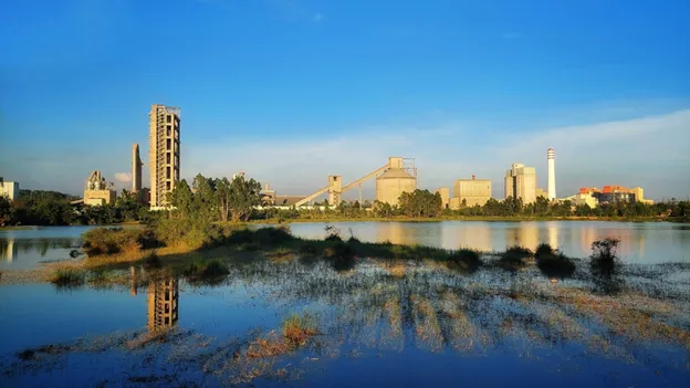 Nhà máy xi măng Thăng Long (Quảng Ninh)